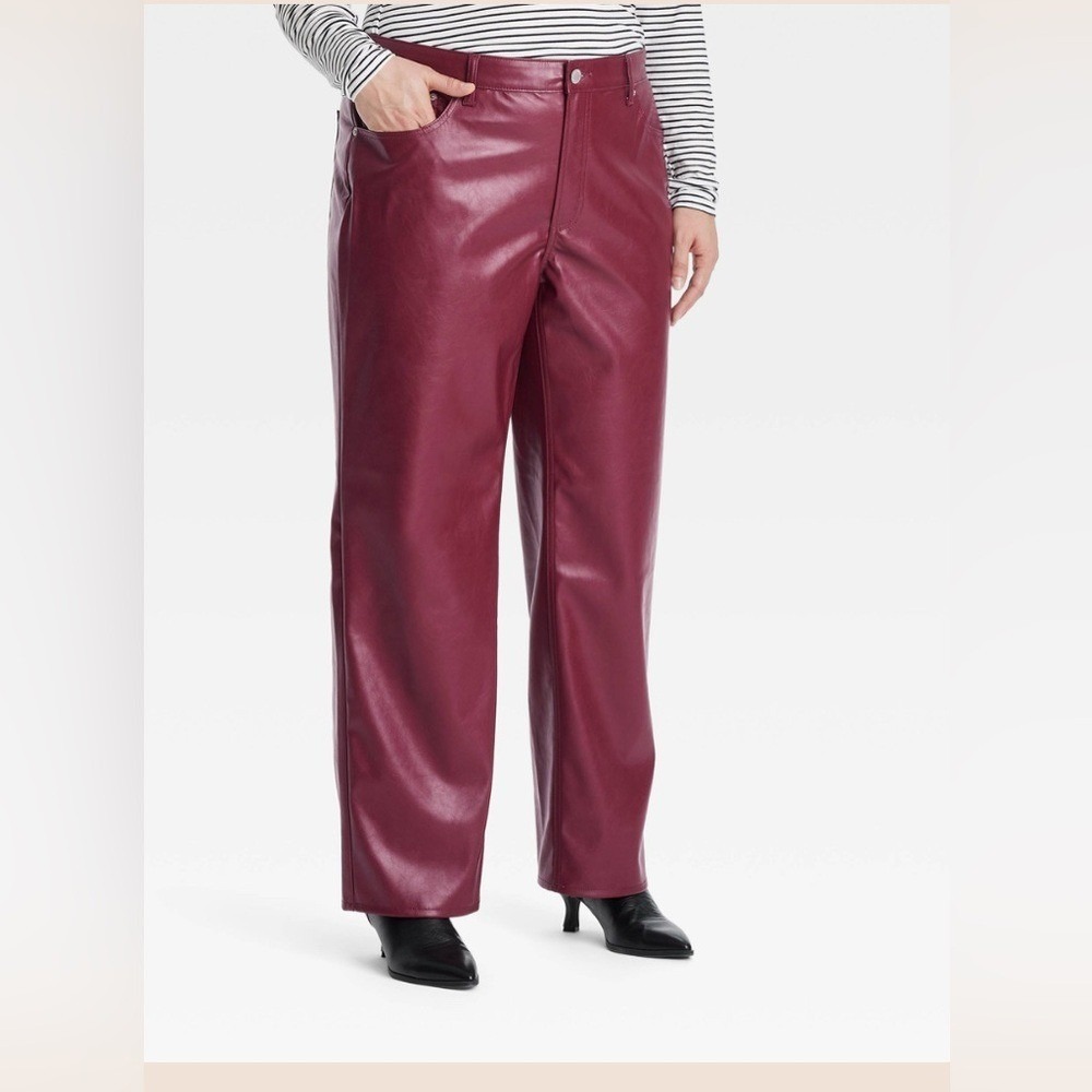 NWT Universal Thread Mid Rise 90s Baggy Faux Leather Pants Red Wine Size 24